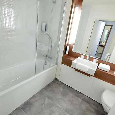 Hotel Campanile 3*